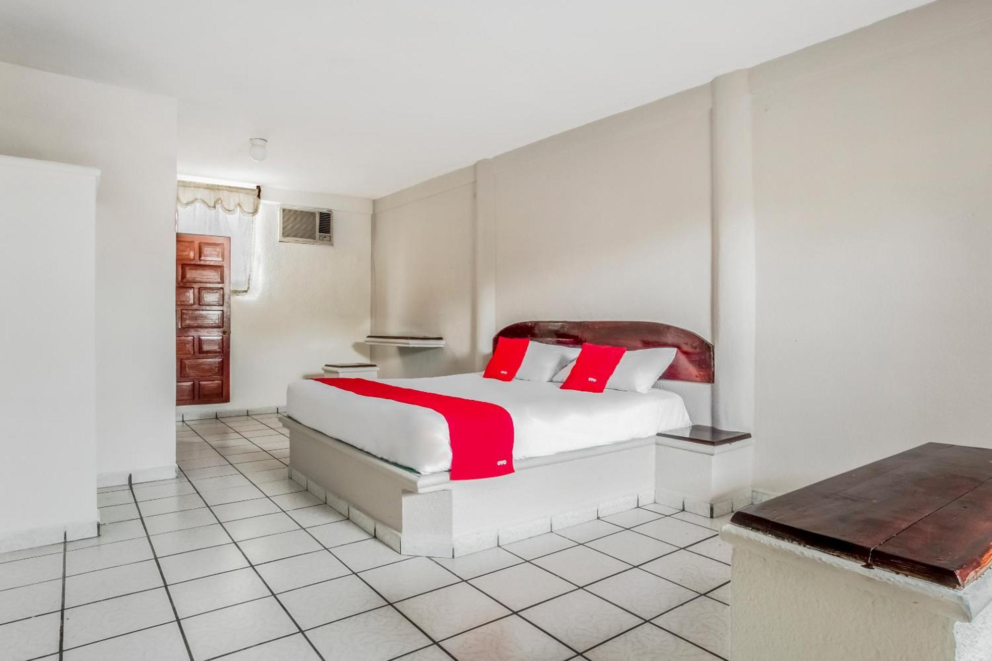 OYO Hotel Jaguar Cancun Bagian luar foto